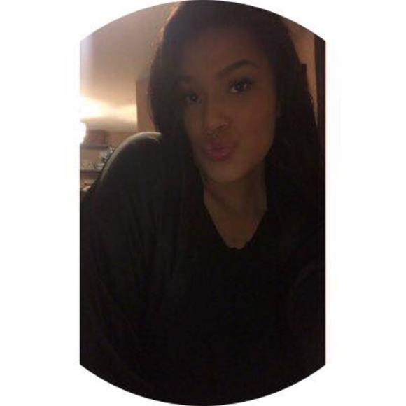 Meet your Posher, Stephanie - Picture 1 of 1